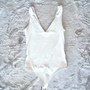 Body Contour High Compression Double V-Neck Tank